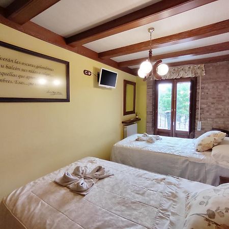 La Alcoba De Becquer Guest House เบรา เด มองกาโย ภายนอก รูปภาพ