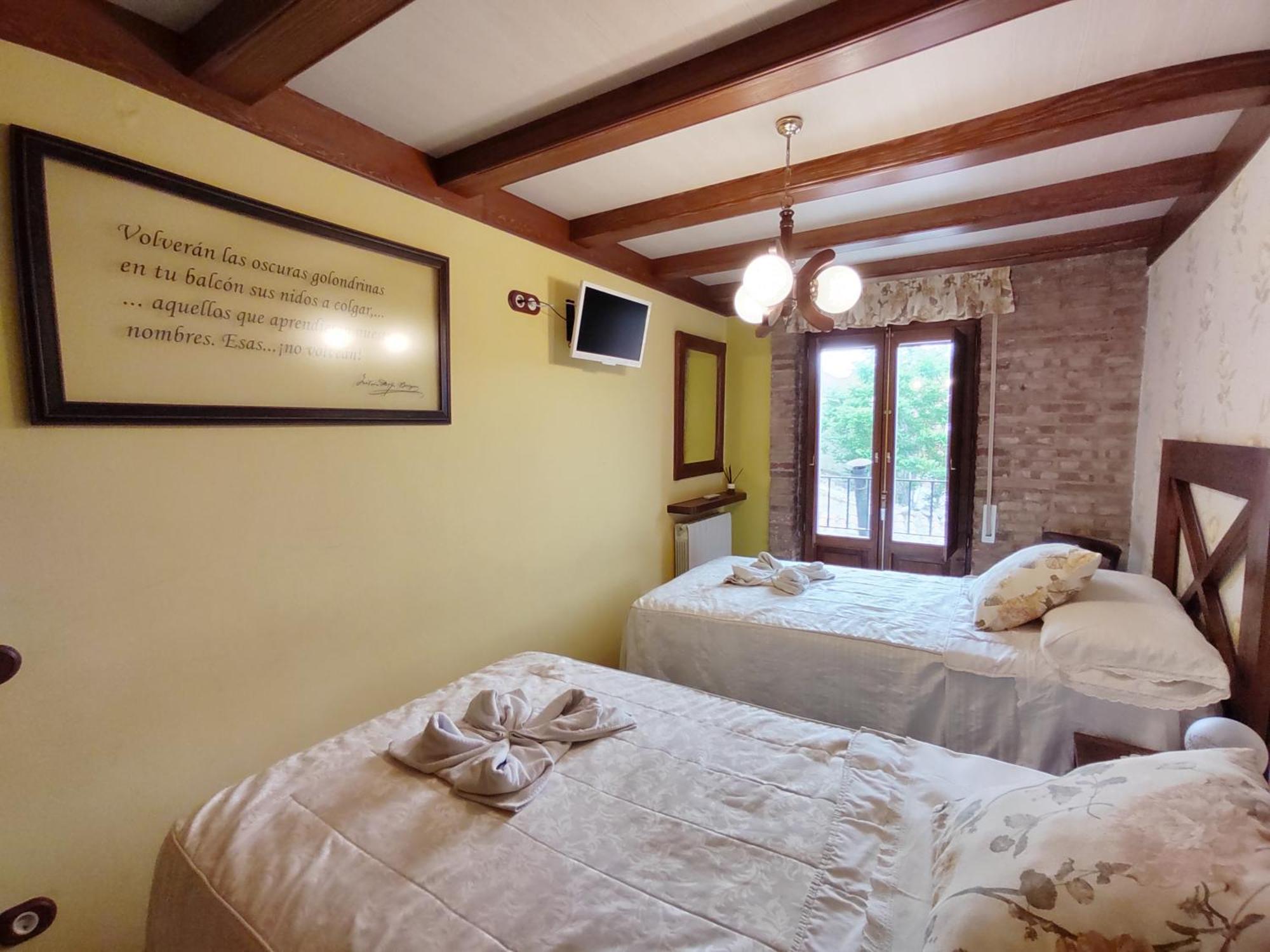 La Alcoba De Becquer Guest House เบรา เด มองกาโย ภายนอก รูปภาพ
