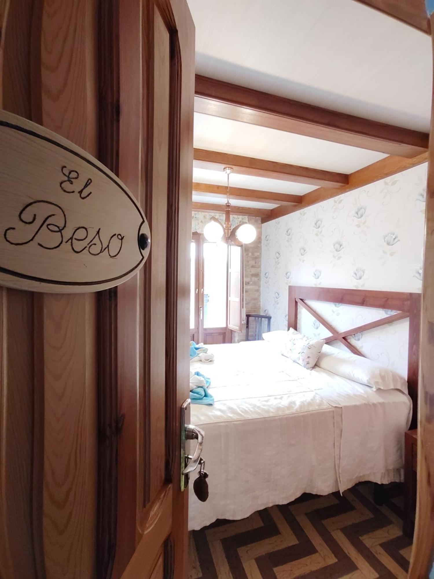 La Alcoba De Becquer Guest House เบรา เด มองกาโย ภายนอก รูปภาพ