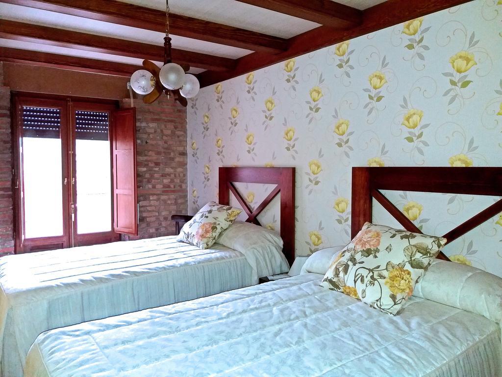 La Alcoba De Becquer Guest House เบรา เด มองกาโย ภายนอก รูปภาพ
